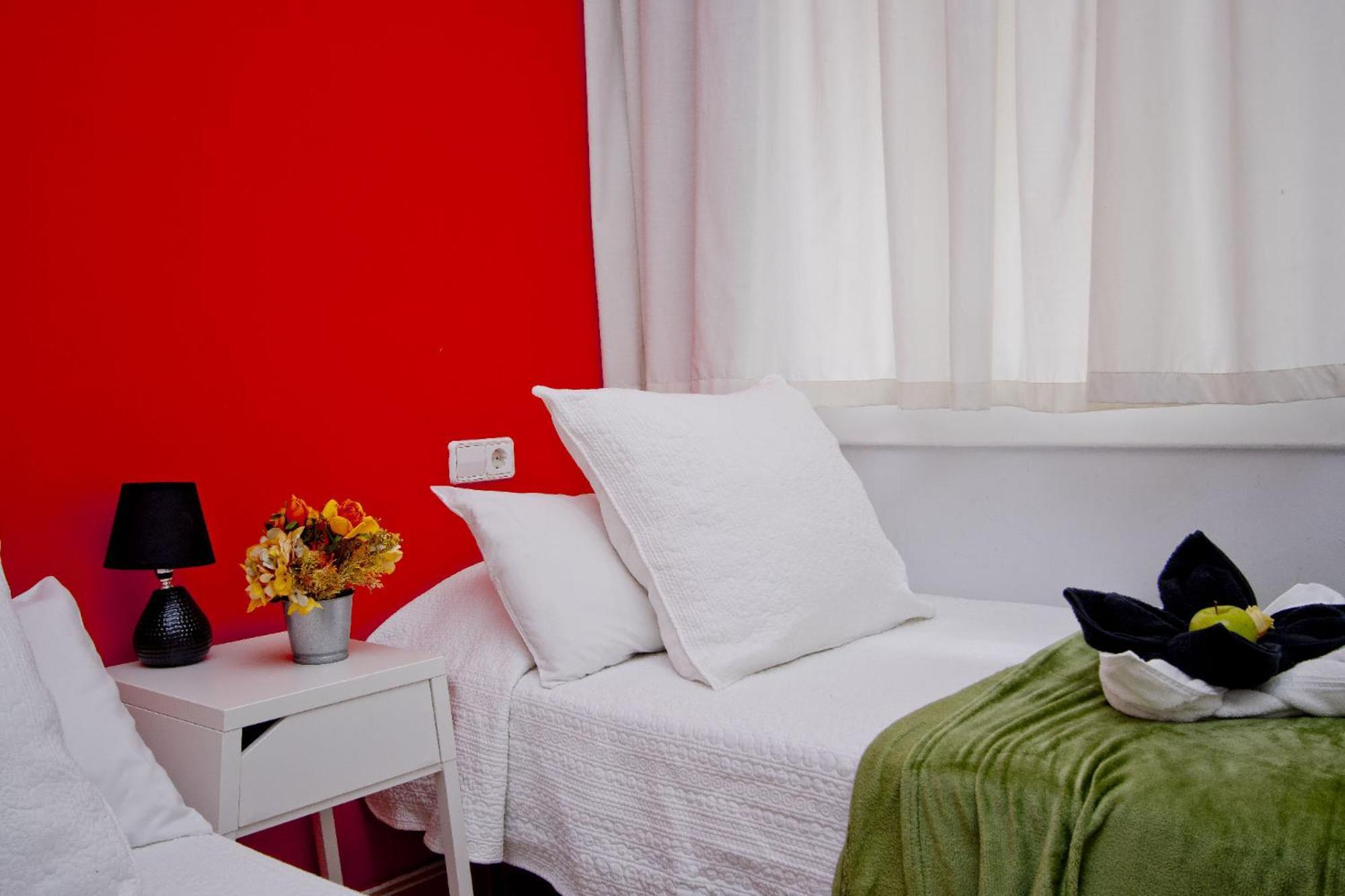 Barcelona City North Hostal — Photos 3